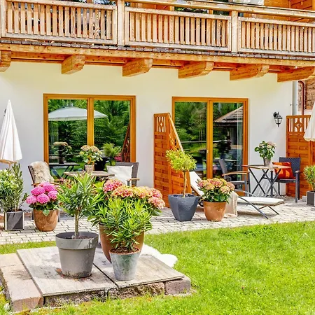 Trinis - Gaestezimmer - Bad - Bett - Kleine Kaffee - Tee-theke Mit Kuehlschrank - Parkplatz *