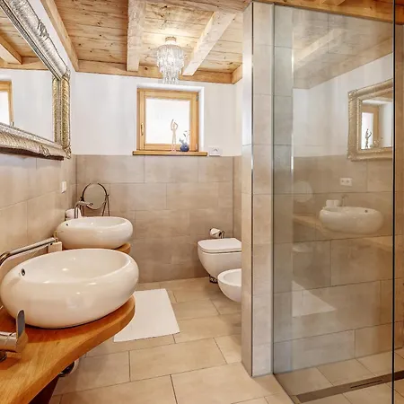Trinis - Gaestezimmer - Bad - Bett - Kleine Kaffee - Tee-theke Mit Kuehlschrank - Parkplatz Holiday home Rottach-Egern